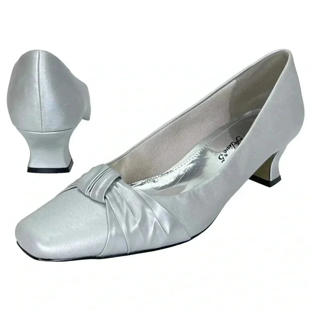 Easy Street Womens Heels 9M Waive Silver Satin